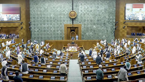 लोकसभा में  महिला आरक्षण  संविधान संशोधन विधेयक गिरा