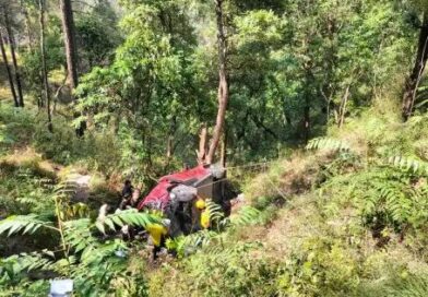 नैनीताल के कैंचीधाम क्षेत्र में दर्दनाक सड़क हादसा, खाई में गिरी कार; पांच लोगों की मौत