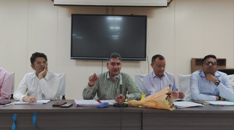 जनगणना 2027 की तैयारियों की समीक्षा, अधिकारियों को पारदर्शिता व जनसंपर्क बढ़ाने के निर्देश