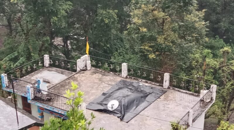 बेमौसम बारिश से बढ़ी काश्तकारों की चिंता, गेहूं-जौ की फसल पर मंडराया संकट