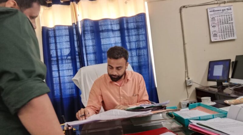 पोखरी तहसील में एसडीएम अल्केश नौडियाल ने की कार्यों की समीक्षा