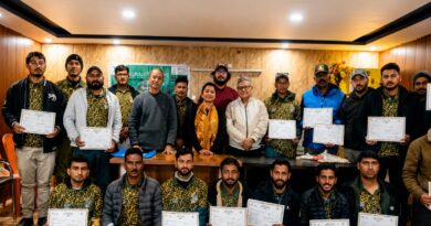 हर्षिल घाटी में  नेचुरलिस्ट प्रशिक्षण सम्पन्न, प्रतिभागियों को बांटे गए प्रमाण पत्र