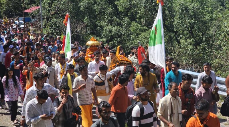मध्य हिमालय के लिए रवाना हुई भगवान रुद्रनाथ की देव डोली