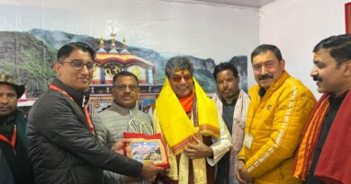 फिल्म अभिनेता आशुतोष राणा ने किए बदरीविशाल के दर्शन