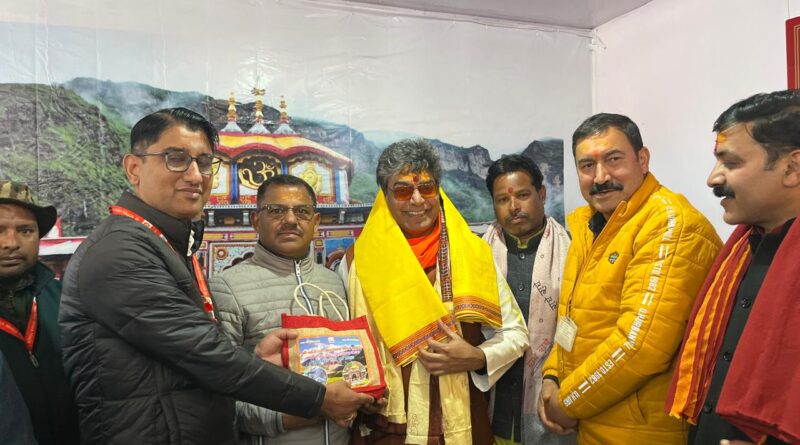 फिल्म अभिनेता आशुतोष राणा ने किए बदरीविशाल के दर्शन