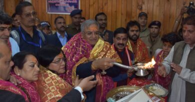 उत्तरकाशी भ्रमण के दूसरे दिन मुख्य चुनाव आयुक्त ज्ञानेश कुमार ने यमुनोत्री धाम में किए दर्शन