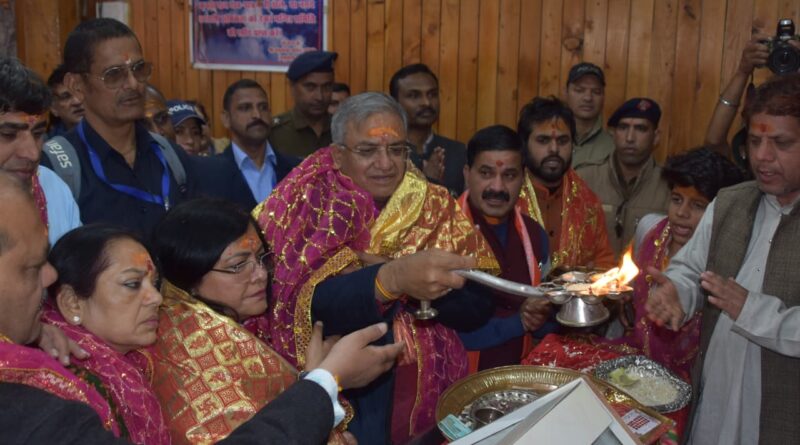 उत्तरकाशी भ्रमण के दूसरे दिन मुख्य चुनाव आयुक्त ज्ञानेश कुमार ने यमुनोत्री धाम में किए दर्शन