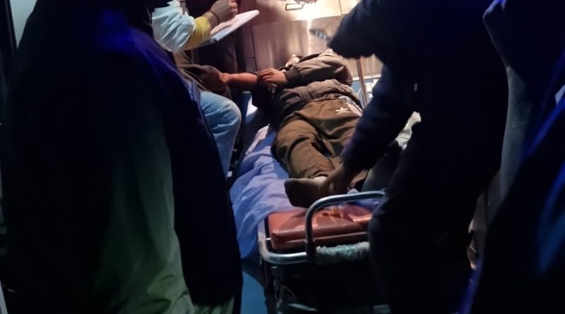 देर सायं गंगोत्री जा रही कार खाई में गिरी कई घायल