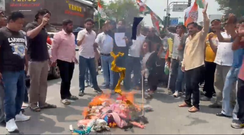 चंपावत घटना के विरोध में कांग्रेस का प्रदर्शन