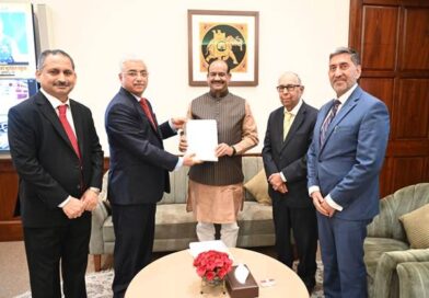 न्यायाधीश जांच समिति ने लोक सभा अध्यक्ष को अपनी रिपोर्ट सौंपी न्यायाधीश जांच समिति ने लोक सभा अध्यक्ष को अपनी रिपोर्ट सौंपी