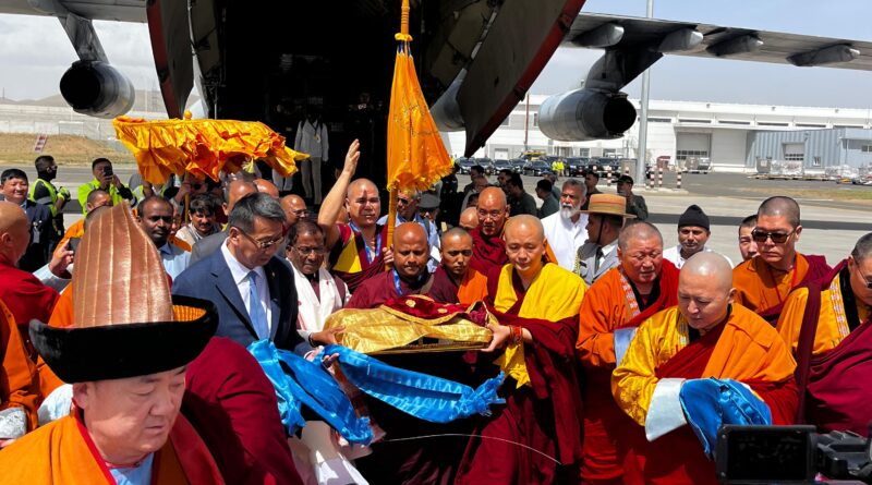 भारतीय वायुसेना ने भगवान बुद्ध के पवित्र अवशेषों को मंगोलिया पहुंचाया