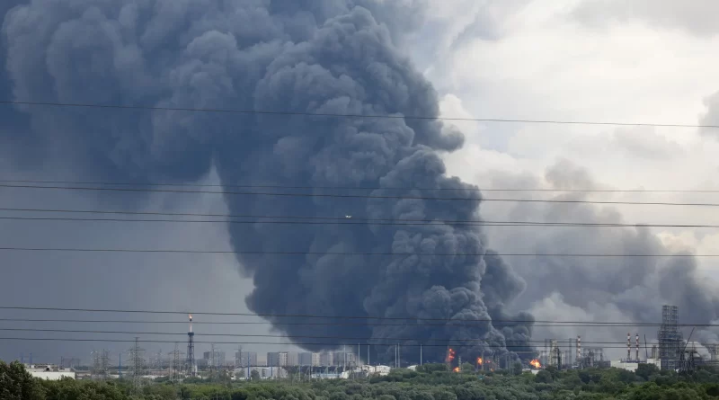 Ukraine Bombards Moscow With One of the Biggest Drone Attacks of the War Ukraine Bombards Moscow With One of the Biggest Drone Attacks of the War