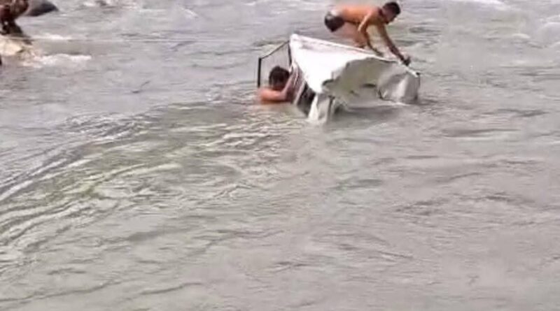 थराली के लौसरी के पास बोलेरो दुर्घटनाग्रस्त, चार की मौत; चार घायल