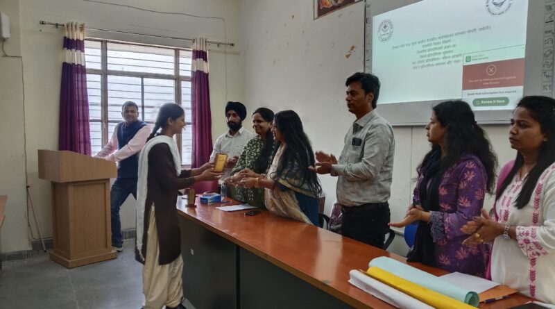 सुशासन, समानता और महिला आरक्षण पर छात्रों ने रखे प्रभावी विचार, प्रतियोगिताओं में निखरी प्रतिभा