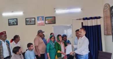सड़क नहीं तो वोट नहीं: वीणा तल्ला-मल्ला के ग्रामीणों ने चुनाव बहिष्कार की चेतावनी दी
