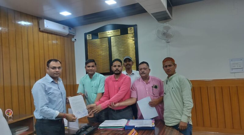 रावलजाड़ मंदिर के संरक्षण एवं विकास को लेकर जिलाधिकारी को ज्ञापन