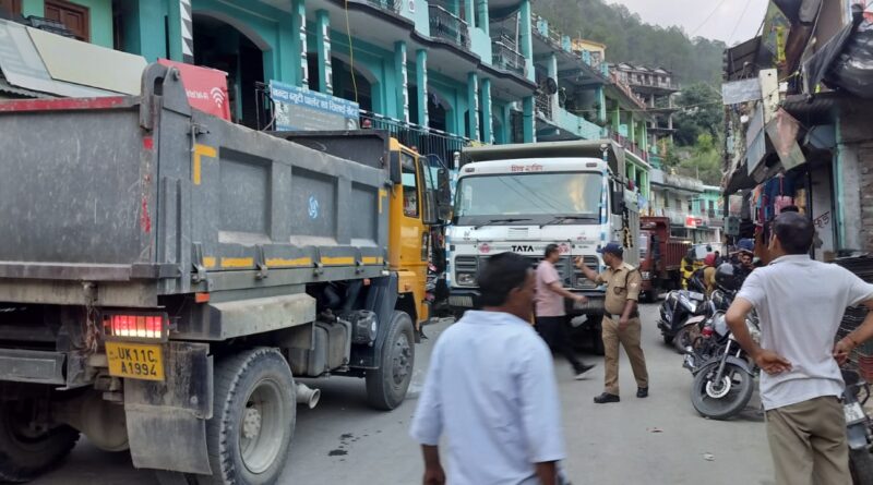 रिवर ड्रेजिंग से थराली बाजार बेहाल, जाम और पुलों की सुरक्षा को लेकर बढ़ी चिंता