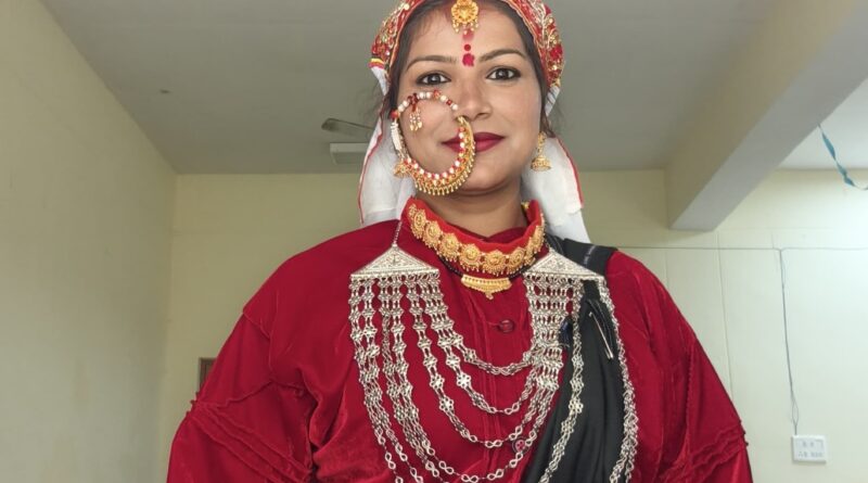 लोक संस्कृति की प्रहरी बनी निहारिका सती