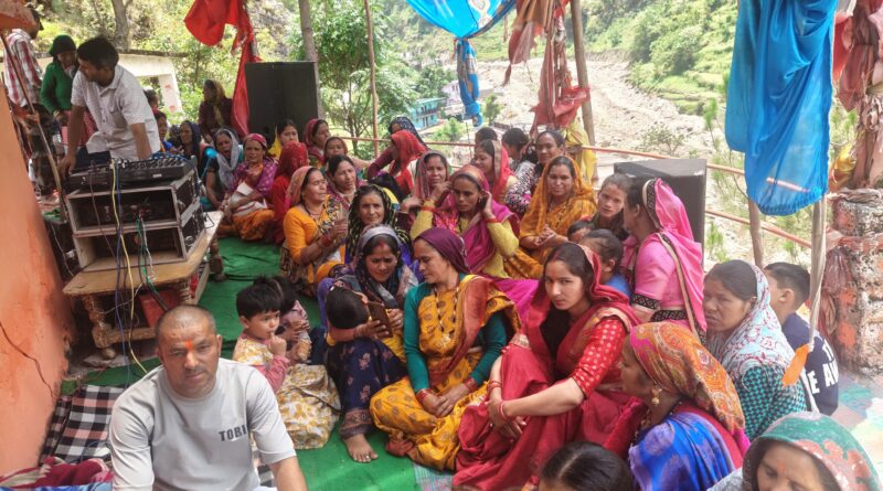 सेरा में अखंड रामायण पाठ यज्ञ सम्पन्न, पूर्णाहुति के बाद विशाल भंडारे का आयोजन