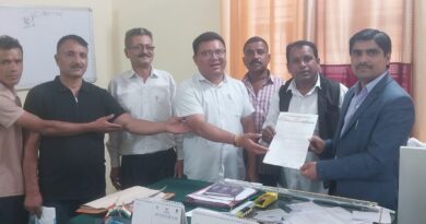 चार सूत्रीय मांगों को लेकर ग्रामीणों ने दी आंदोलन और चुनाव बहिष्कार की चेतावनी