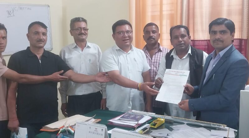 चार सूत्रीय मांगों को लेकर ग्रामीणों ने दी आंदोलन और चुनाव बहिष्कार की चेतावनी