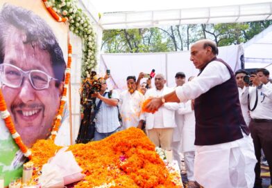 रक्षा मंत्री राजनाथ और सीएम धामी जसपाल राणा की तेरहवीं में हुए शामिल रक्षा मंत्री राजनाथ और सीएम धामी जसपाल राणा की तेरहवीं में हुए शामिल