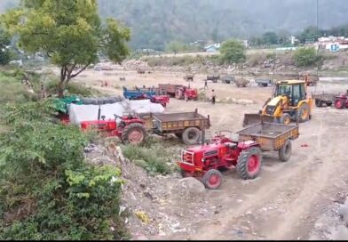खोह नदी में खनन गतिविधियों से बढ़ी स्थानीय लोगों की चिंता खोह नदी में खनन गतिविधियों से बढ़ी स्थानीय लोगों की चिंता
