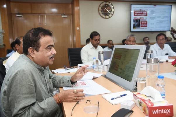 केंद्रीय मंत्री गडकरी ने उत्तराखंड और झारखंड में राष्ट्रीय राजमार्गों की गुणवत्ता और रखरखाव की समीक्षा की