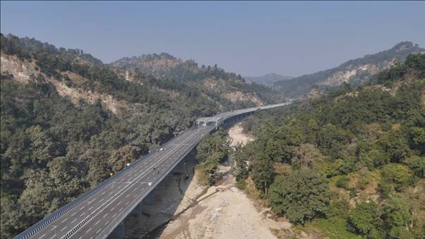 राजमार्गों का रूपांतरण: भारत की विकसित भारत की यात्रा को सशक्त बनाना