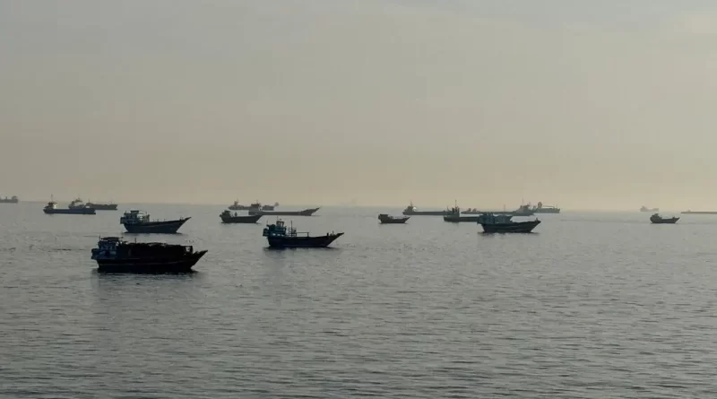 Iran War Live Updates: Trump Drops Plan to Tax Ships but Will Restore Blockade in Strait