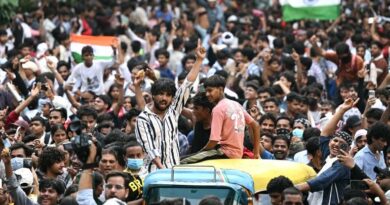 शिक्षामंत्री धर्मेंद्र प्रधान को आखिर जाना ही पड़ा, सरकार झुकी