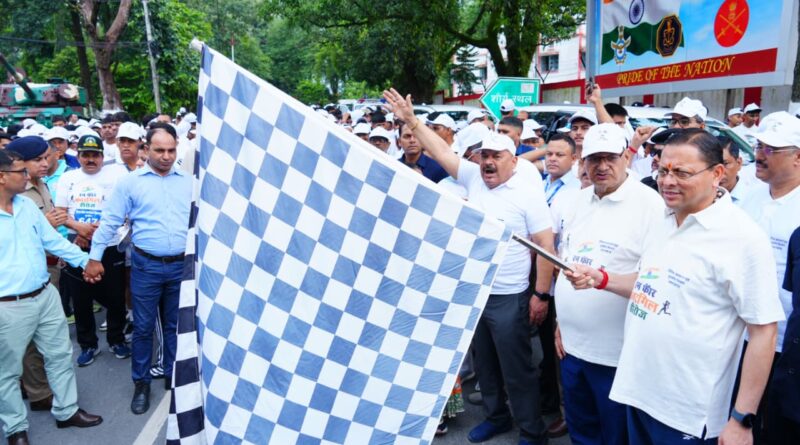 मुख्यमंत्री धामी ने ‘रन फॉर कारगिल हीरोज’ मैराथॉन को दिखायी हरी झंडी