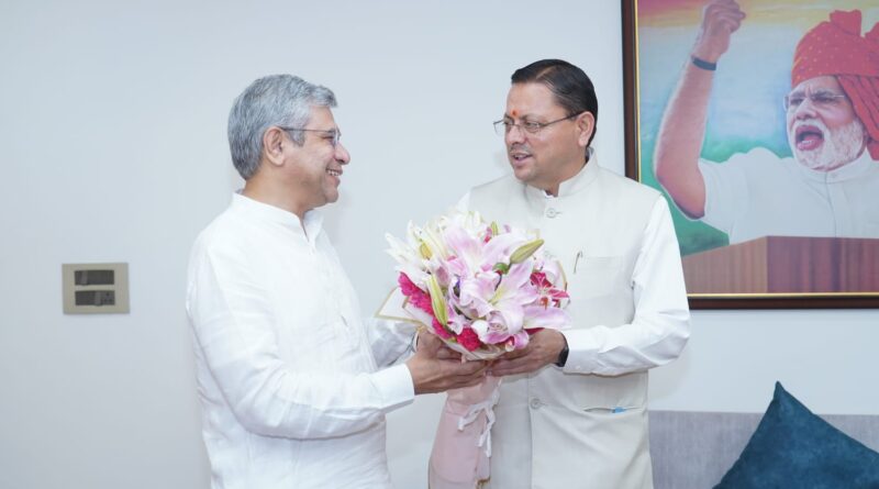 मुख्यमंत्री धामी ने केंद्रीय रेल मंत्री से रेल परियोजनाओं एवं कनेक्टिविटी विस्तार पर की चर्चा