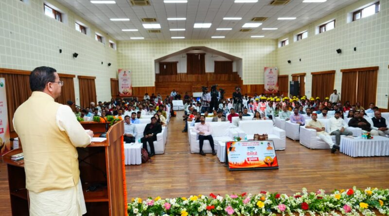 निर्माण श्रमिकों के लिए चार नई कल्याणकारी योजनाएं शुरू, दो मोबाइल मेडिकल वैन को मुख्यमंत्री ने दिखाई हरी झंडी