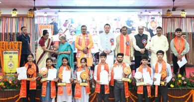 रुड़की में मेधावी विद्यार्थियों का सम्मान, मुख्यमंत्री ने नई शिशु वाटिका का किया लोकार्पण