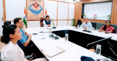 चारधाम हेली सेवाओं की समीक्षा: मुख्य सचिव ने सुरक्षा और विमानन अवसंरचना सुदृढ़ करने पर दिया जोर
