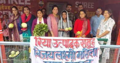 ग्वालदम में फिर शुरू हुआ संडे मार्केट, महिलाओं ने बेचे जैविक उत्पाद
