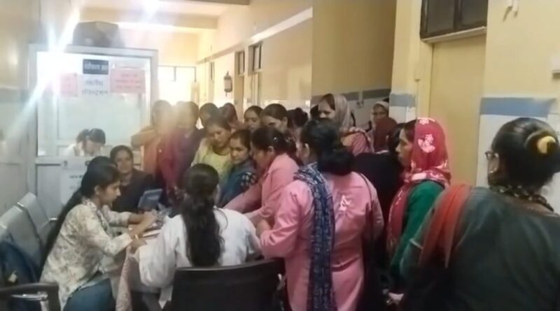 सेवा, सुशासन एवं समर्पण अभियान के तहत थराली में दो दिवसीय निःशुल्क स्वास्थ्य शिविर शुरू