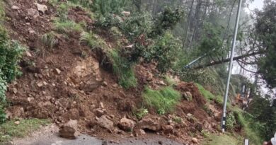 मूसलाधार बारिश से पोखरी क्षेत्र में जनजीवन अस्त-व्यस्त, कई मोटर मार्ग बंद