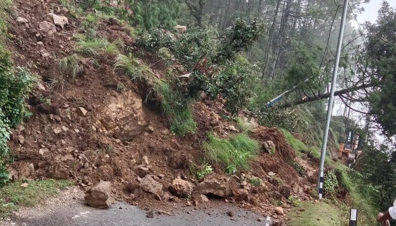 मूसलाधार बारिश से पोखरी क्षेत्र में जनजीवन अस्त-व्यस्त, कई मोटर मार्ग बंद