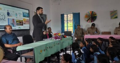 विधिक साक्षरता शिविर में छात्राओं को कानून और साइबर सुरक्षा की जानकारी
