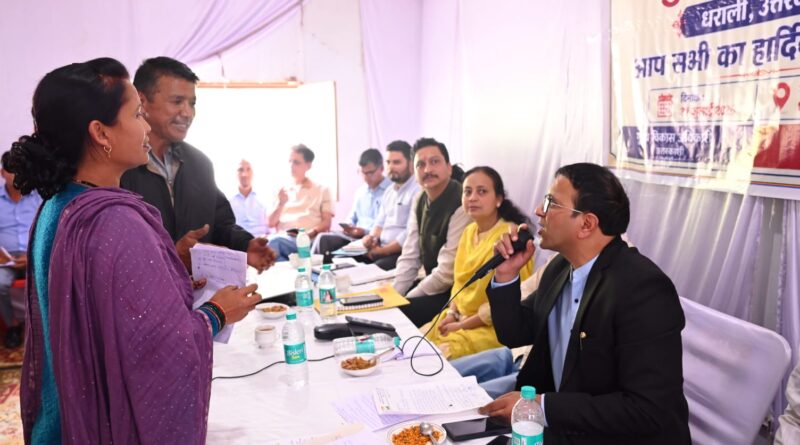 आपदा की बरसी से पहले धराली में प्रशासन की बड़ी पहल, बहुद्देशीय शिविर से लोगों को राहत