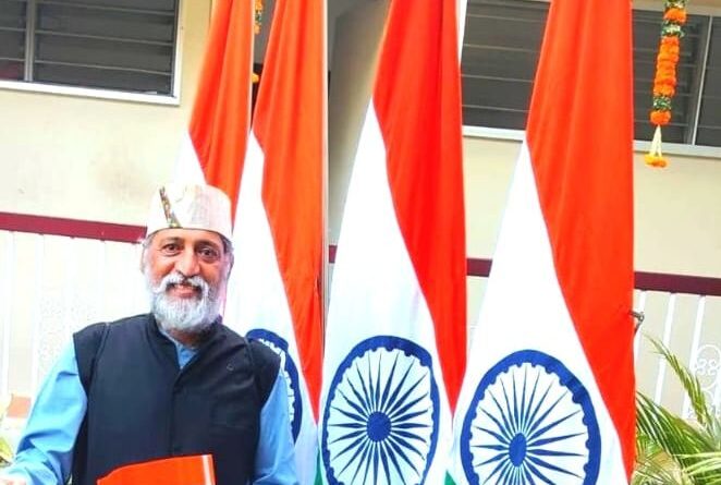 कॉकरोच पार्टी या अवसरों की राजनीति: क्या भारतीय सिर्फ सुरक्षा के लिए देश छोड़ते हैं?