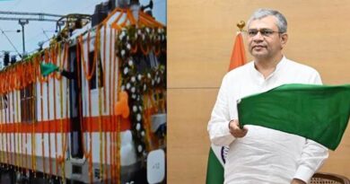 रेल मंत्री श्री अश्विनी वैष्णव ने रामनगर-देहरादून एक्सप्रेस को हरी झंडी दिखाकर रवाना किया