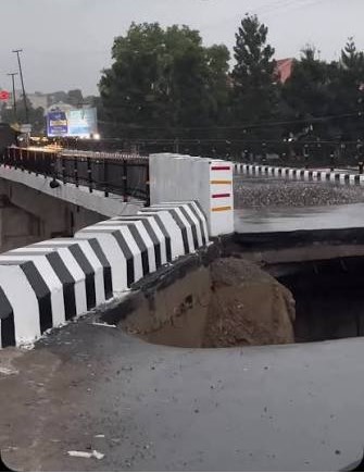 नंदा की चौकी का पुल पूरी तरह सुरक्षित, केवल एप्रोच रोड धंसी: सचिव पीडब्ल्यूडी का दावा