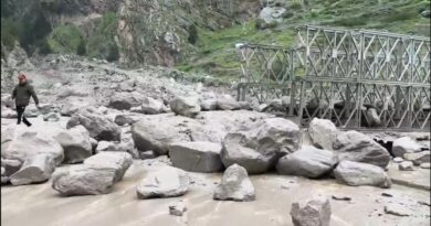 तमक नाले में 120 फीट लंबा मॉड्यूलर पुल बहा, हवलदार पंकज लापता, ज्योतिर्मठ-मलारी मोटर मार्ग पर वाहनों के आवागमन पूरी तरह रोक