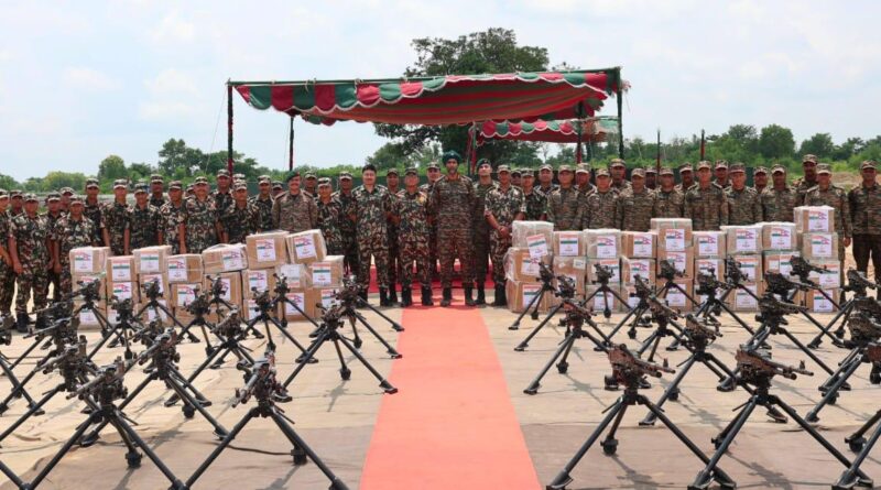 भारत-नेपाल सीमा पर मैत्री और रक्षा सहयोग को मजबूती, नेपाली सेना को 50 एमएमजी और दो भीष्म क्यूब सौंपे