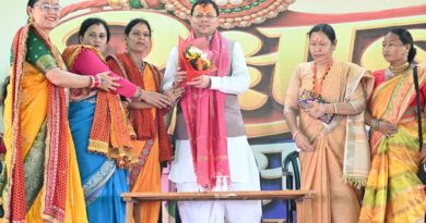 मुख्यमंत्री धामी की बड़ी घोषणा: अब 60 वर्ष की आयु से महिलाओं को रोडवेज बसों में मिलेगा मुफ्त सफर