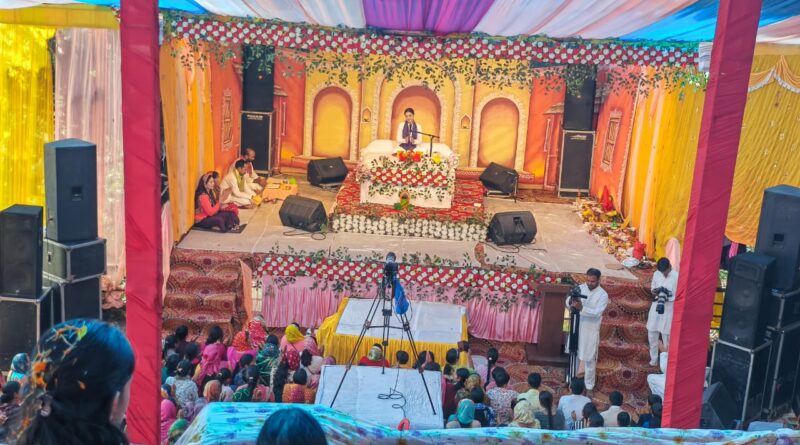 श्रावण मास में महाशिवपुराण कथा सुनने उमड़े श्रद्धालु, रुद्र संहिता का हुआ भावपूर्ण वाचन