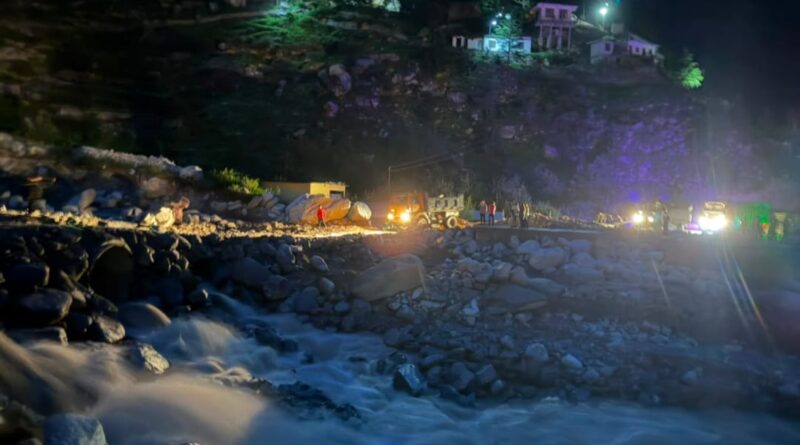तमक नाले में अस्थायी मार्ग से वाहनों की आवाजाही हुयी सुचारु